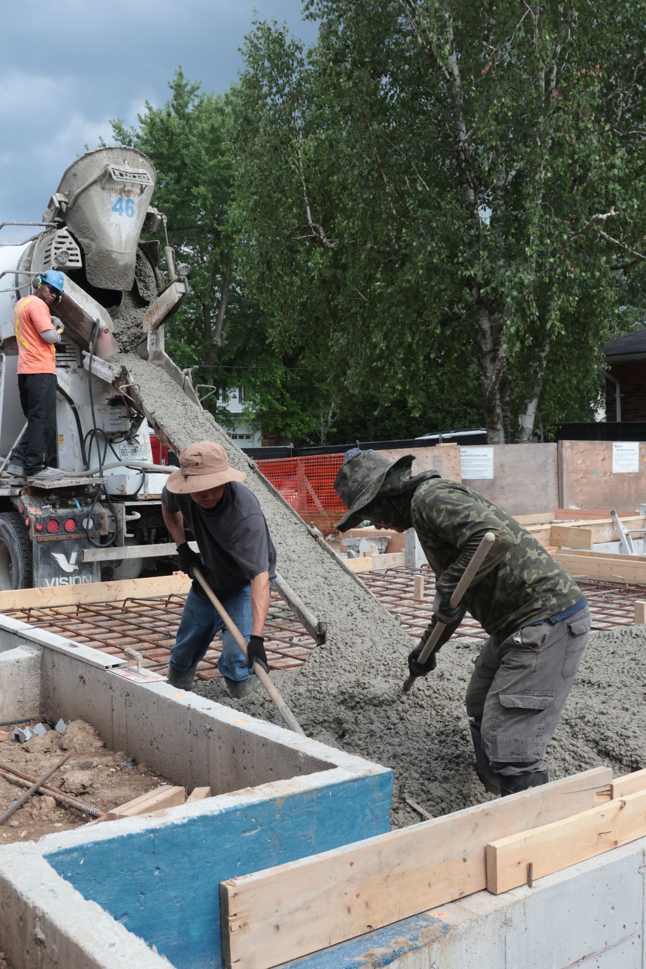 Custom concrete foundation walls being poured on a GTA jobsite